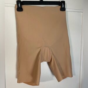 Knix NWOT leakproof High Rise Shaper Short